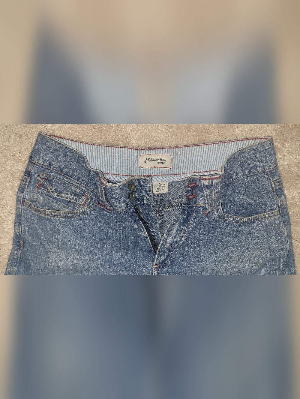 St. John's BAY STRETCH JEAN CAPRI PANTS, SIZE 8, CROP, CUFFED - Picture 5 of 7
